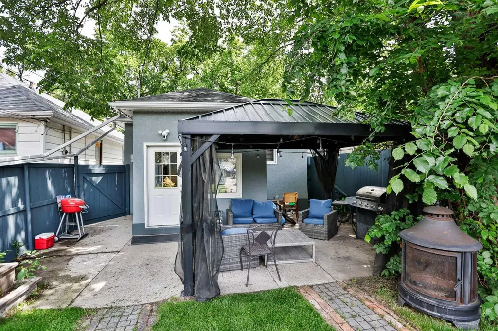 328 12c Street N Lethbridge AB T1H 2M9