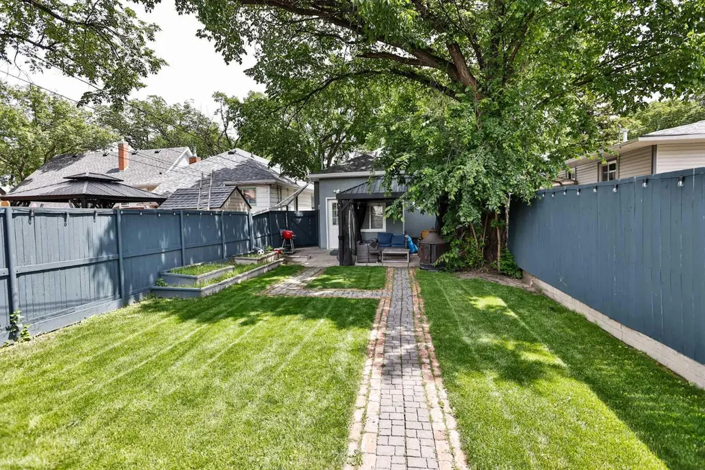 328 12c Street N Lethbridge AB T1H 2M9