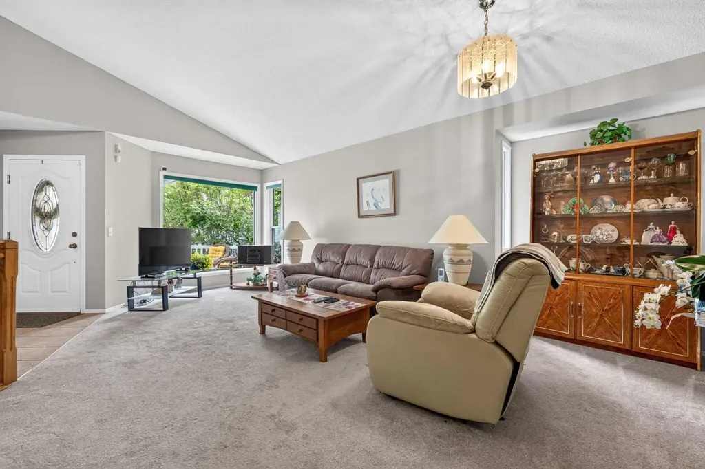 501 Coral Keys Villas NE Calgary AB T3J3L8