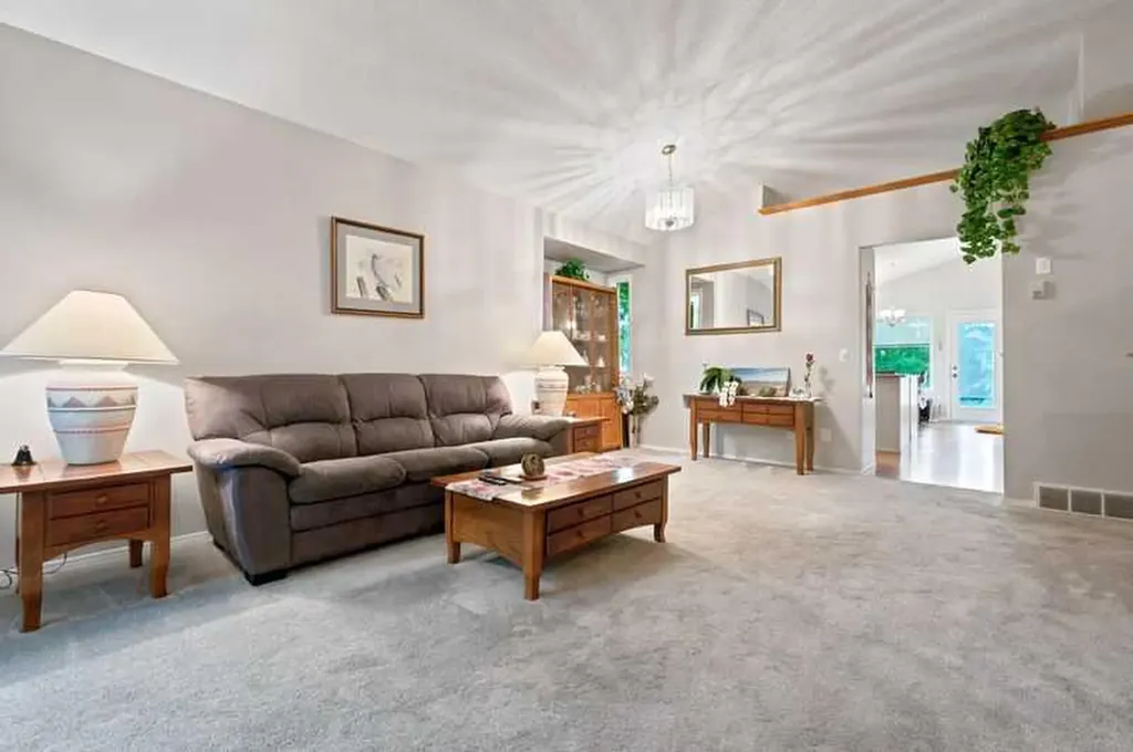 501 Coral Keys Villas NE Calgary AB T3J3L8