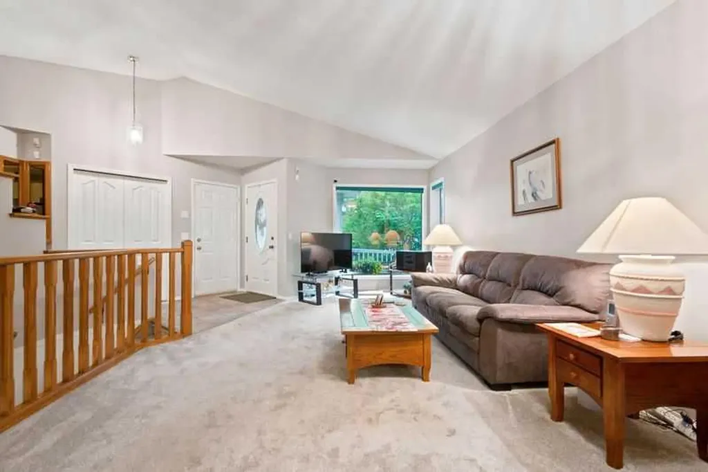 501 Coral Keys Villas NE Calgary AB T3J3L8