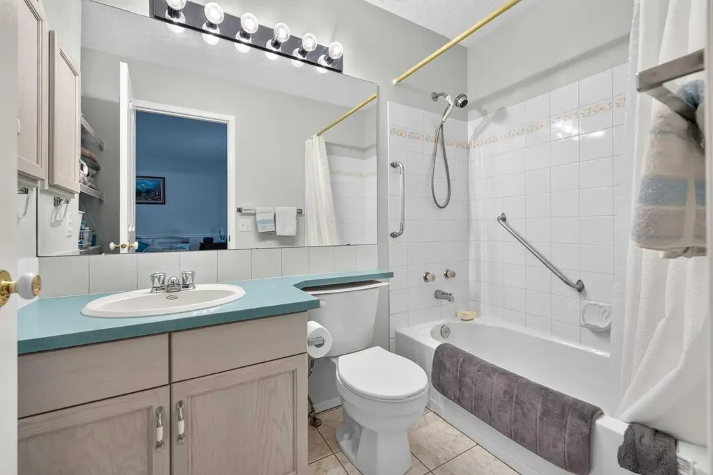 501 Coral Keys Villas NE Calgary AB T3J3L8