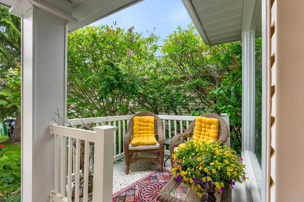501 Coral Keys Villas NE Calgary AB T3J3L8