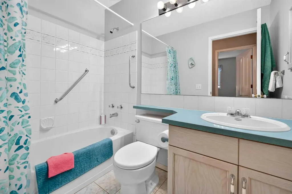 501 Coral Keys Villas NE Calgary AB T3J3L8