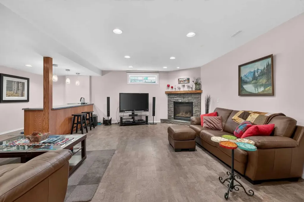 501 Coral Keys Villas NE Calgary AB T3J3L8