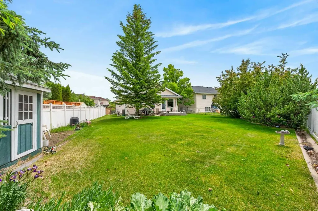 501 Coral Keys Villas NE Calgary AB T3J3L8