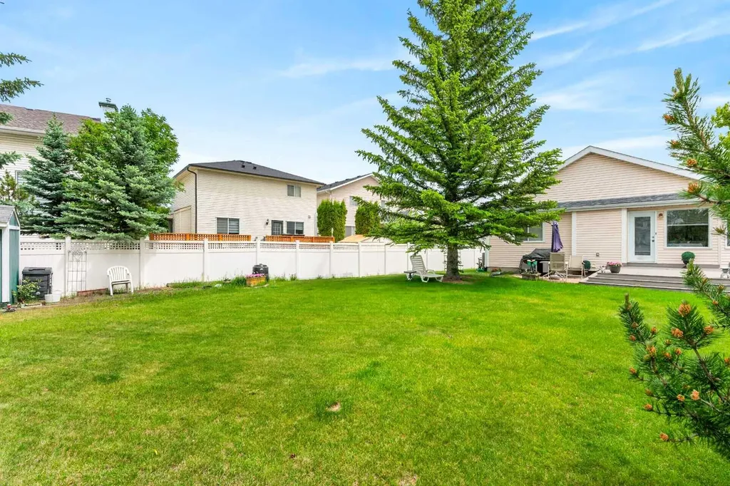 501 Coral Keys Villas NE Calgary AB T3J3L8