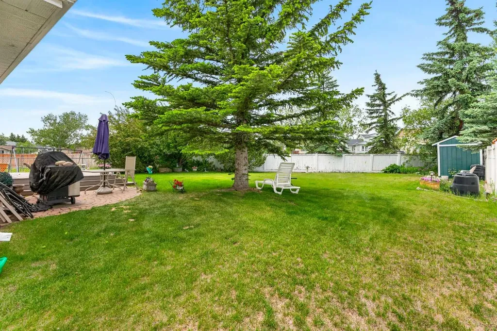 501 Coral Keys Villas NE Calgary AB T3J3L8