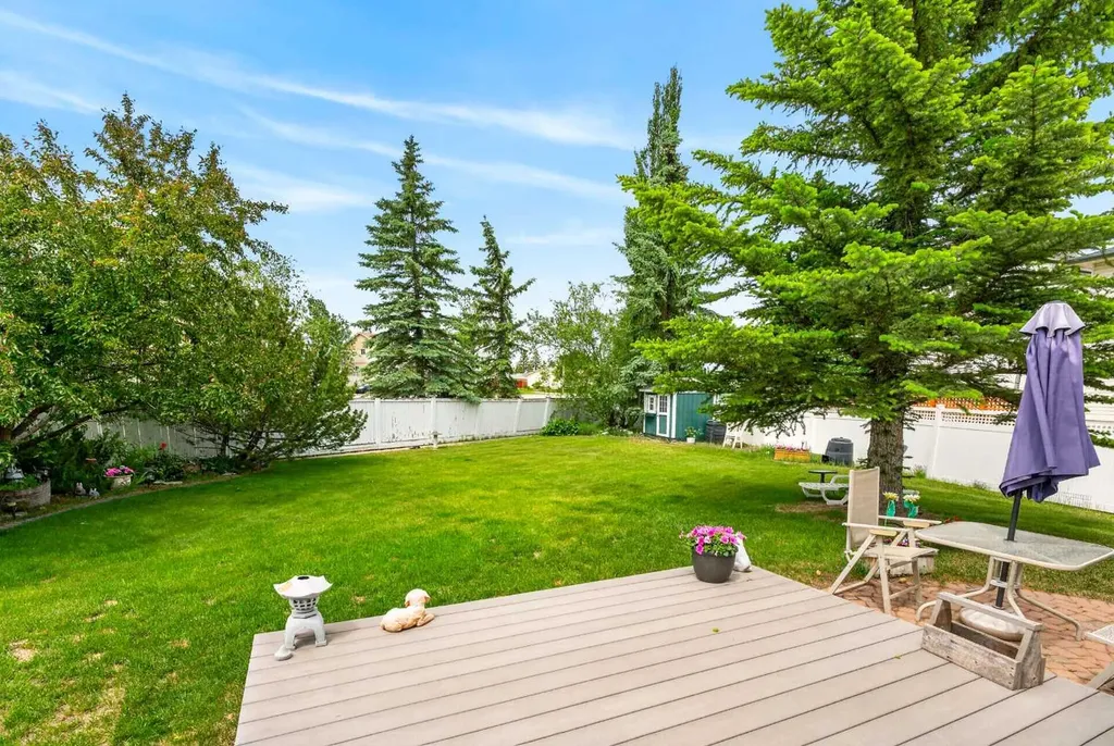 501 Coral Keys Villas NE Calgary AB T3J3L8