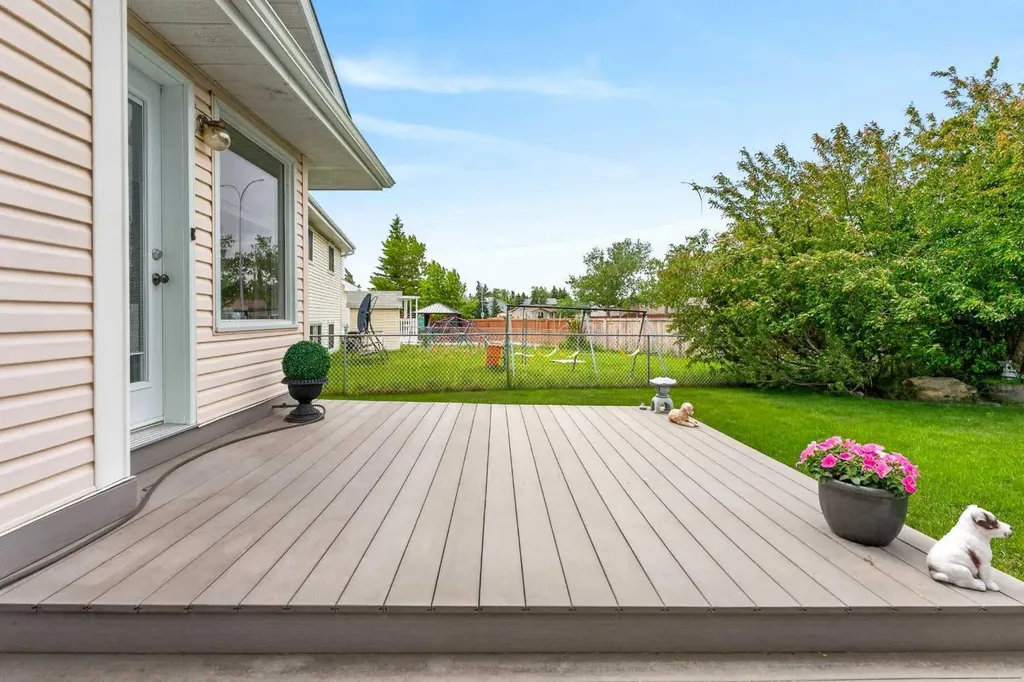 501 Coral Keys Villas NE Calgary AB T3J3L8