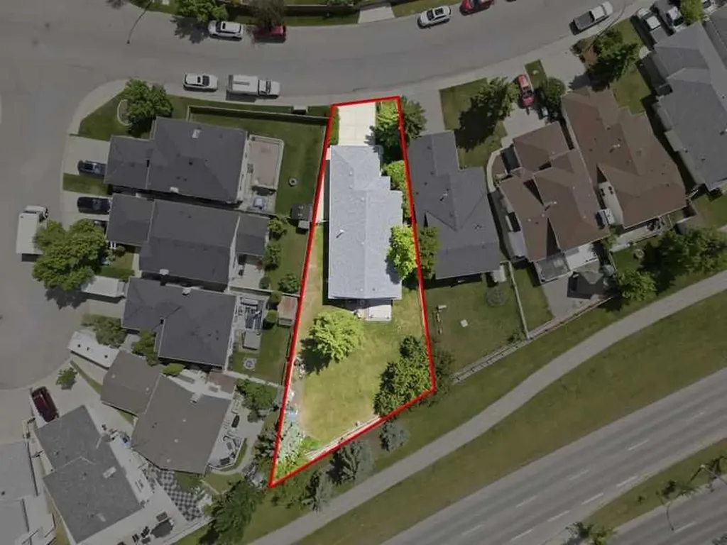 501 Coral Keys Villas NE Calgary AB T3J3L8