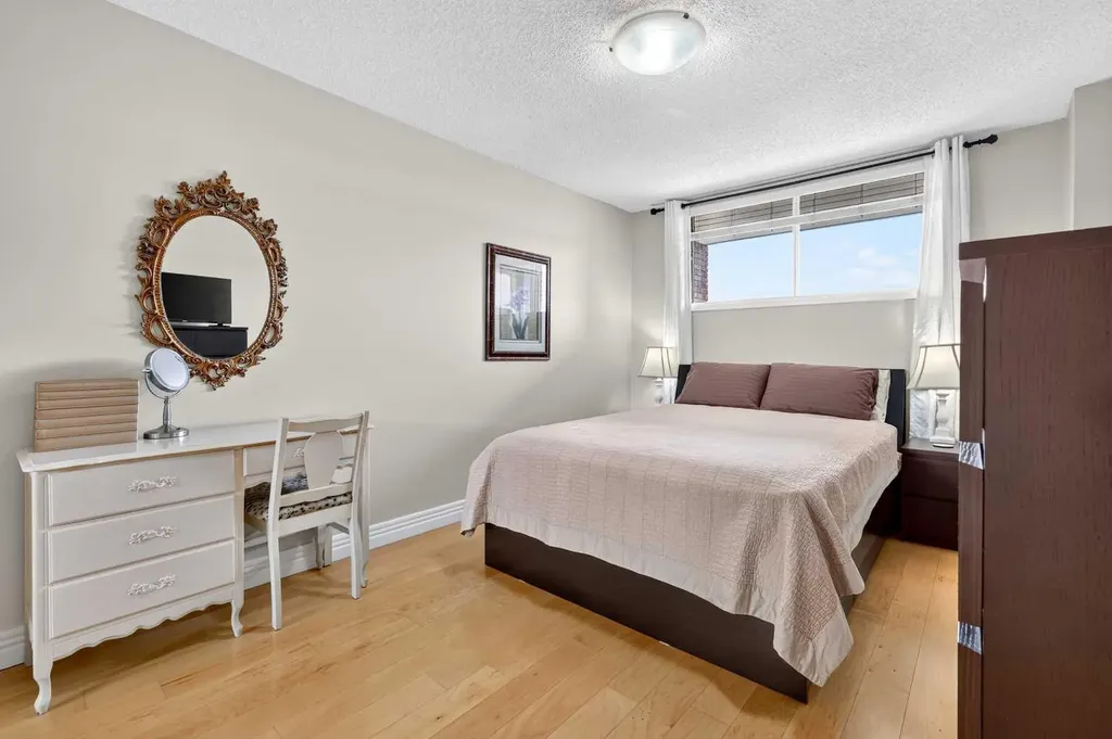 1123 13 Avenue SW Calgary AB T2R0L7