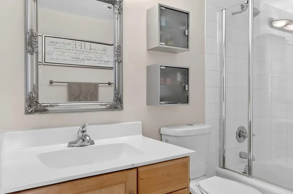 1123 13 Avenue SW Calgary AB T2R0L7
