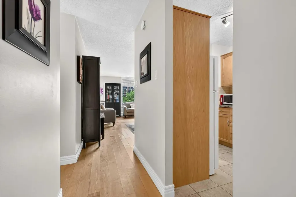 1123 13 Avenue SW Calgary AB T2R0L7