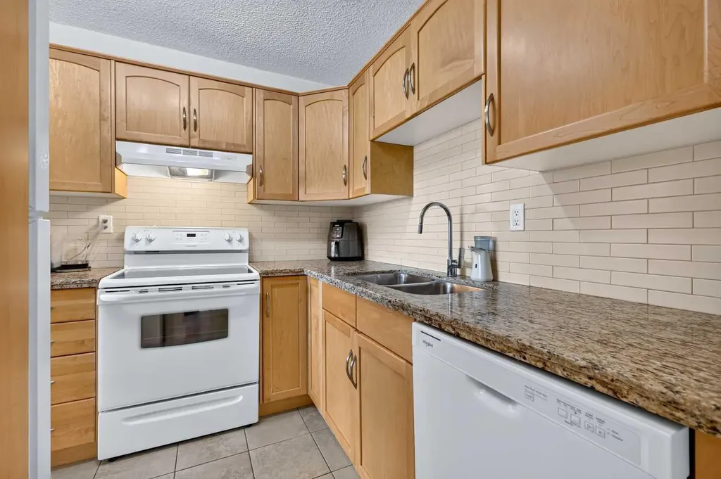 1123 13 Avenue SW Calgary AB T2R0L7