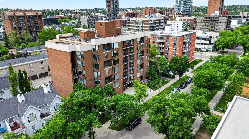 1123 13 Avenue SW Calgary AB T2R0L7