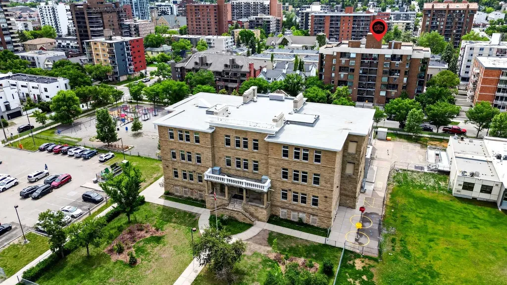 1123 13 Avenue SW Calgary AB T2R0L7