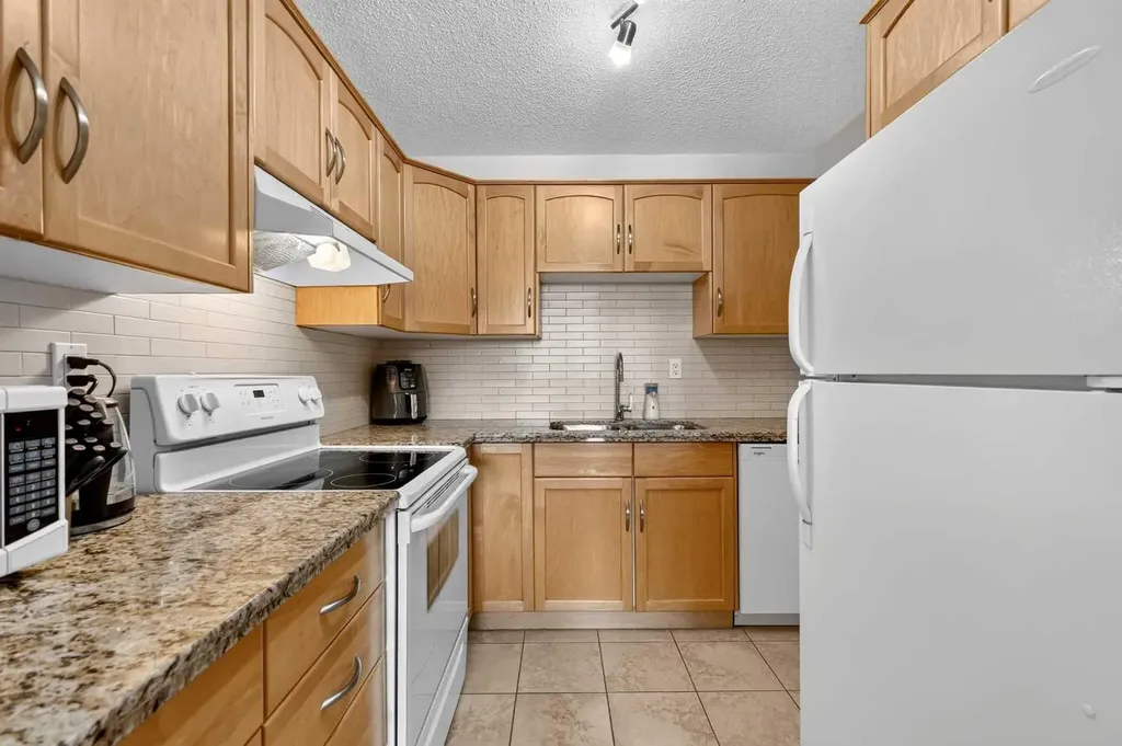 1123 13 Avenue SW Calgary AB T2R0L7