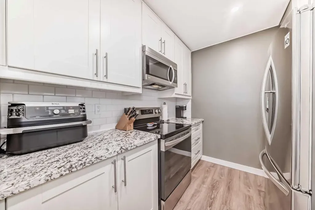 109 Stanley Avenue Okotoks AB T1S 1H8