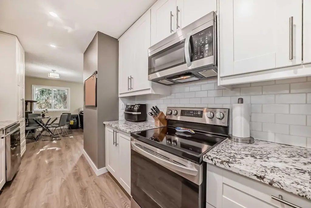 109 Stanley Avenue Okotoks AB T1S 1H8
