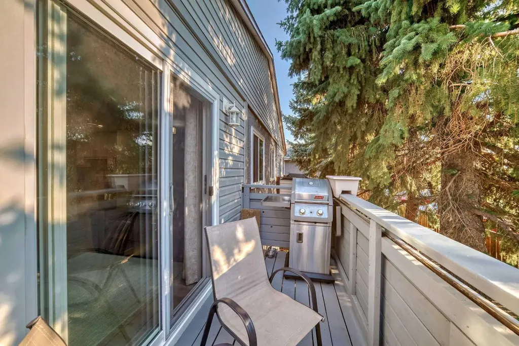 109 Stanley Avenue Okotoks AB T1S 1H8