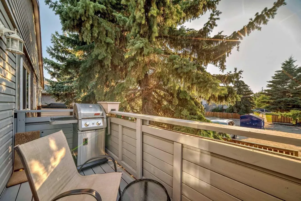 109 Stanley Avenue Okotoks AB T1S 1H8