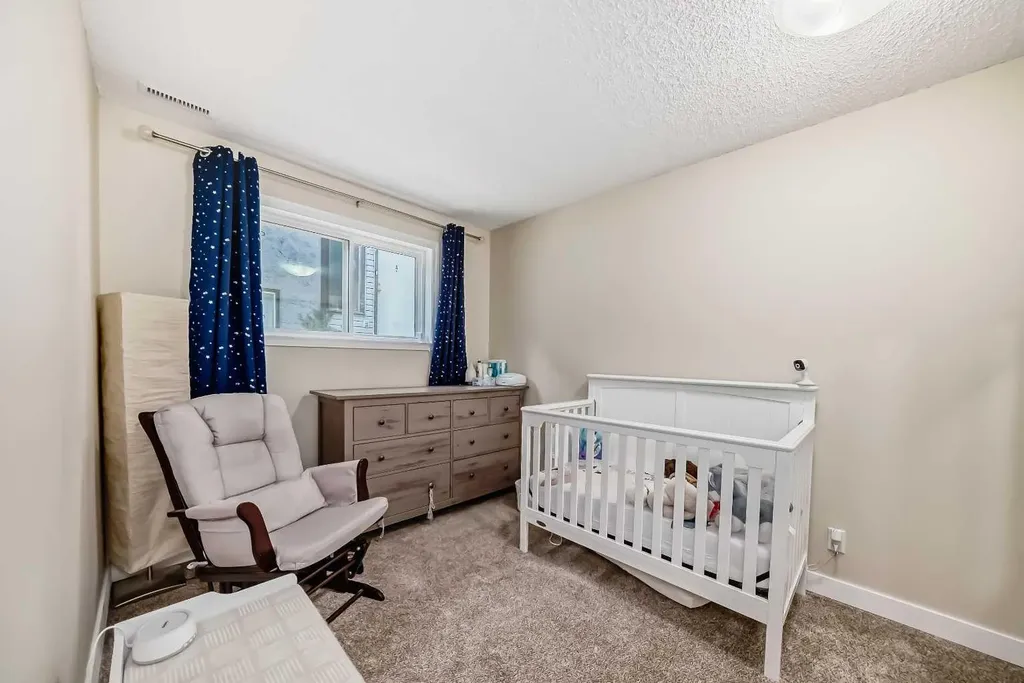 109 Stanley Avenue Okotoks AB T1S 1H8