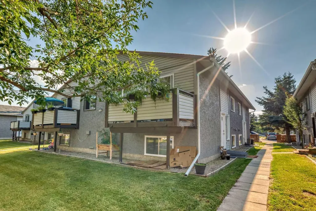 109 Stanley Avenue Okotoks AB T1S 1H8