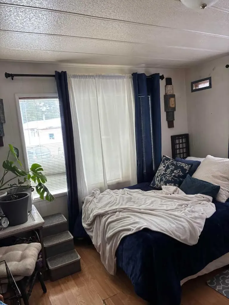 1190 15 Avenue Didsbury AB T0M0W0
