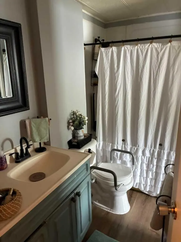 1190 15 Avenue Didsbury AB T0M0W0