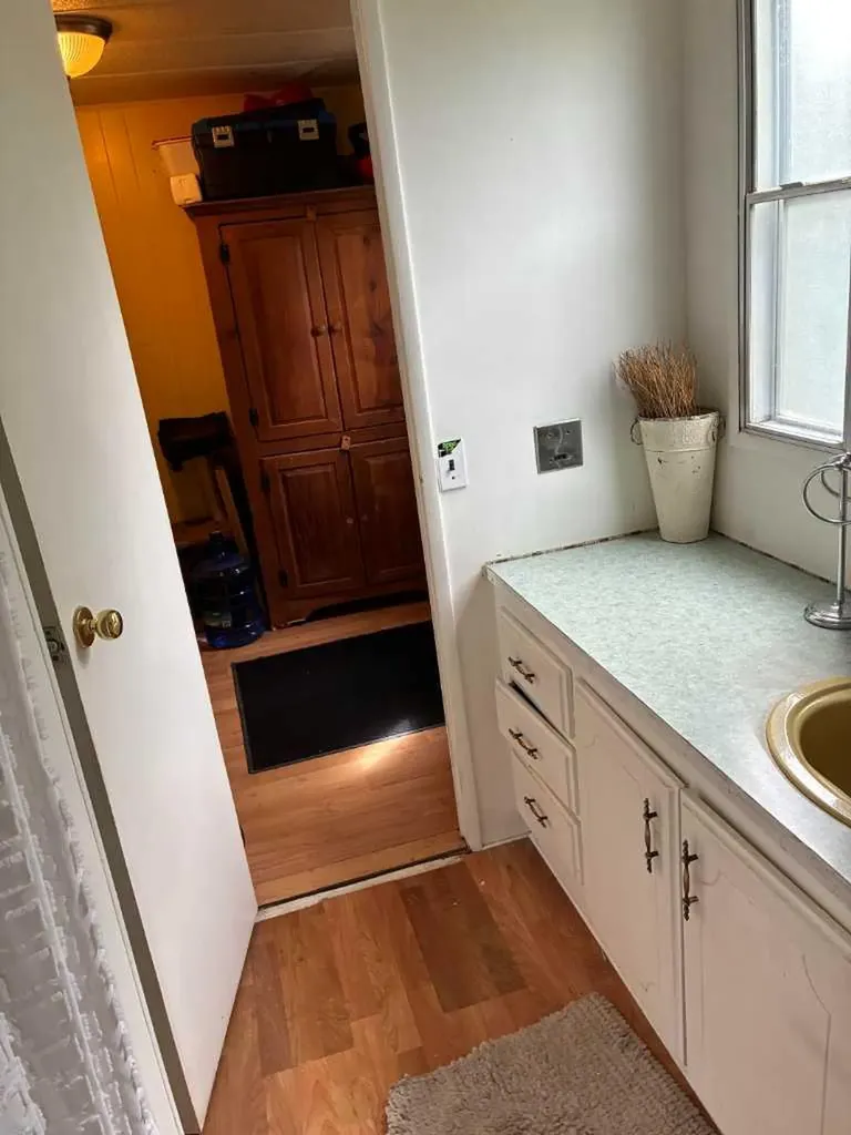 1190 15 Avenue Didsbury AB T0M0W0