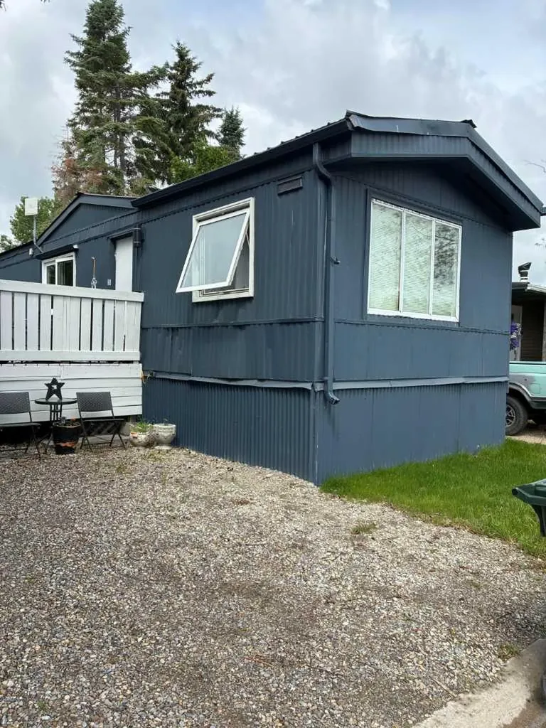 1190 15 Avenue Didsbury AB T0M0W0