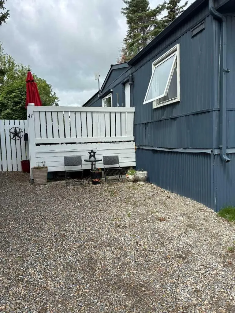 1190 15 Avenue Didsbury AB T0M0W0