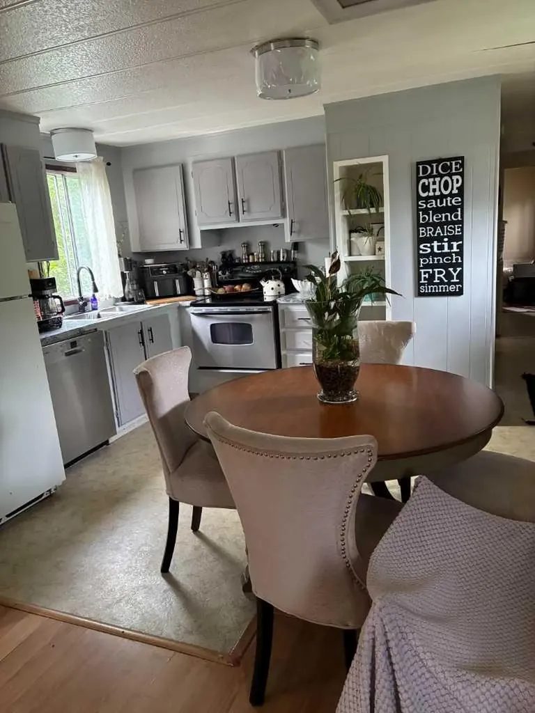 1190 15 Avenue Didsbury AB T0M0W0