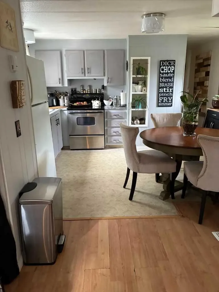 1190 15 Avenue Didsbury AB T0M0W0