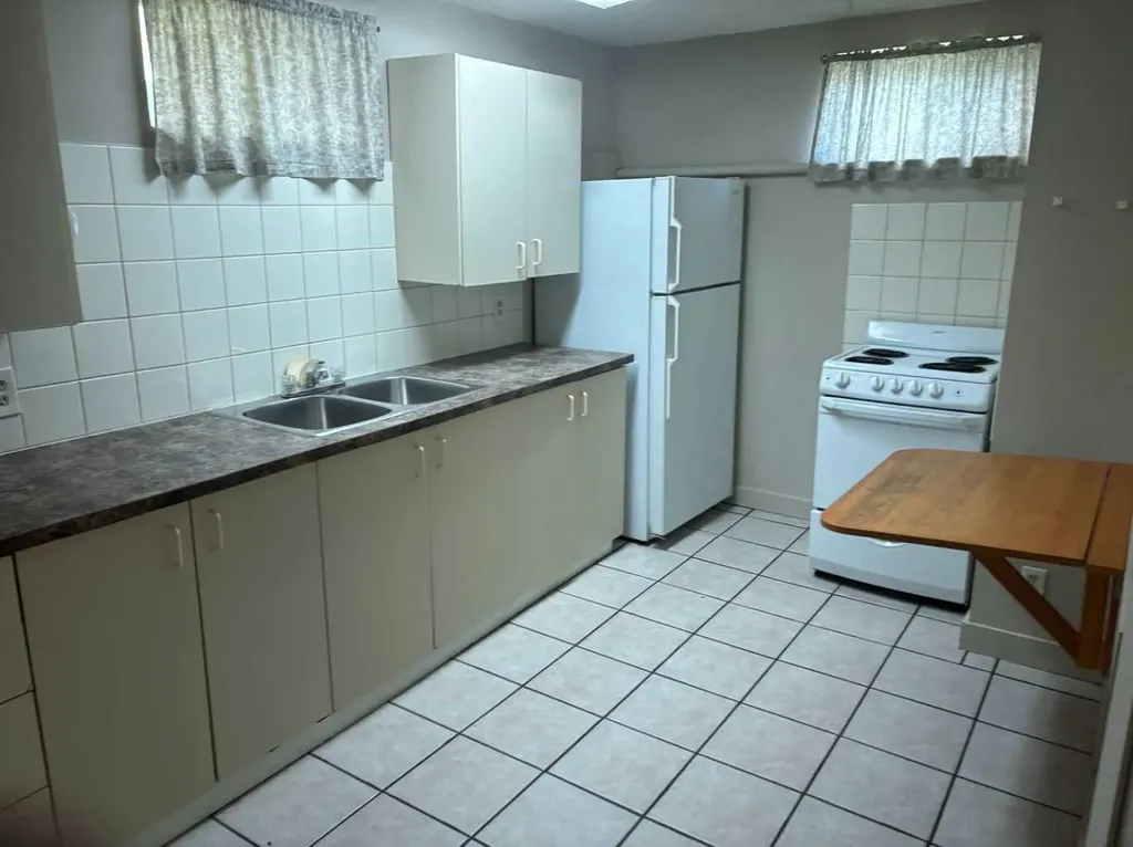 4406 Fordham Crescent SE Calgary AB T2A 1Z9