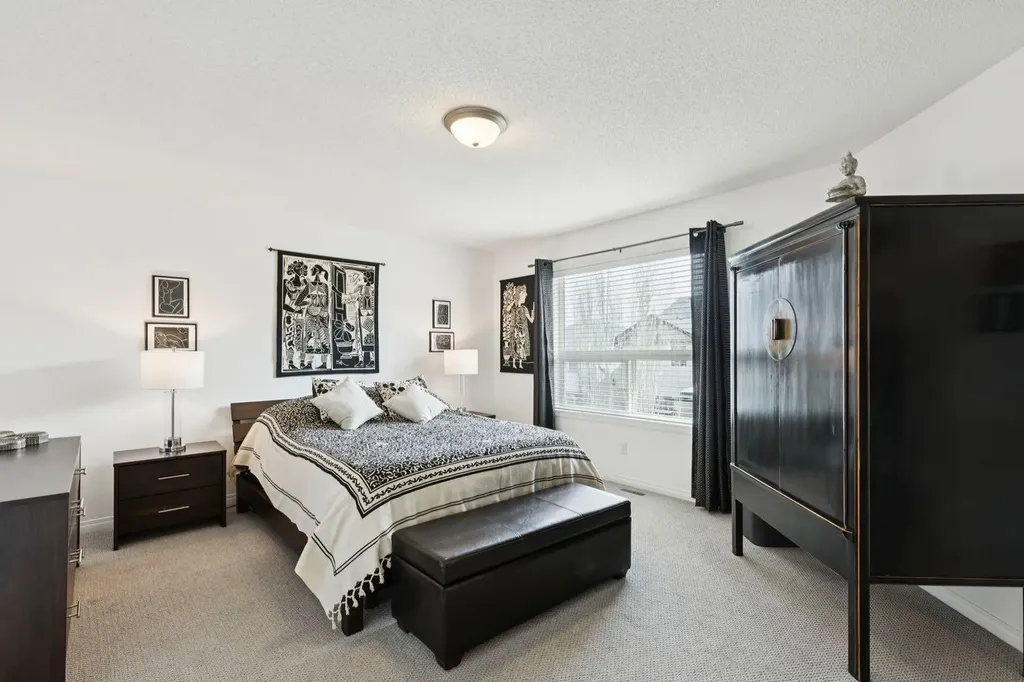 42 Cresthaven Way SW Calgary AB T3B 5X8