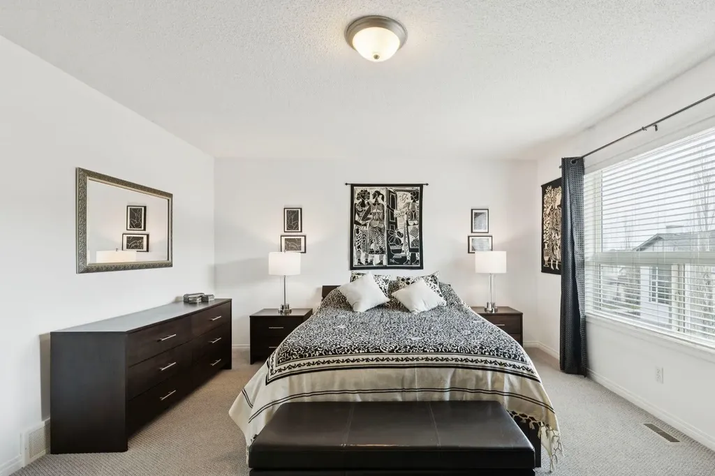 42 Cresthaven Way SW Calgary AB T3B 5X8