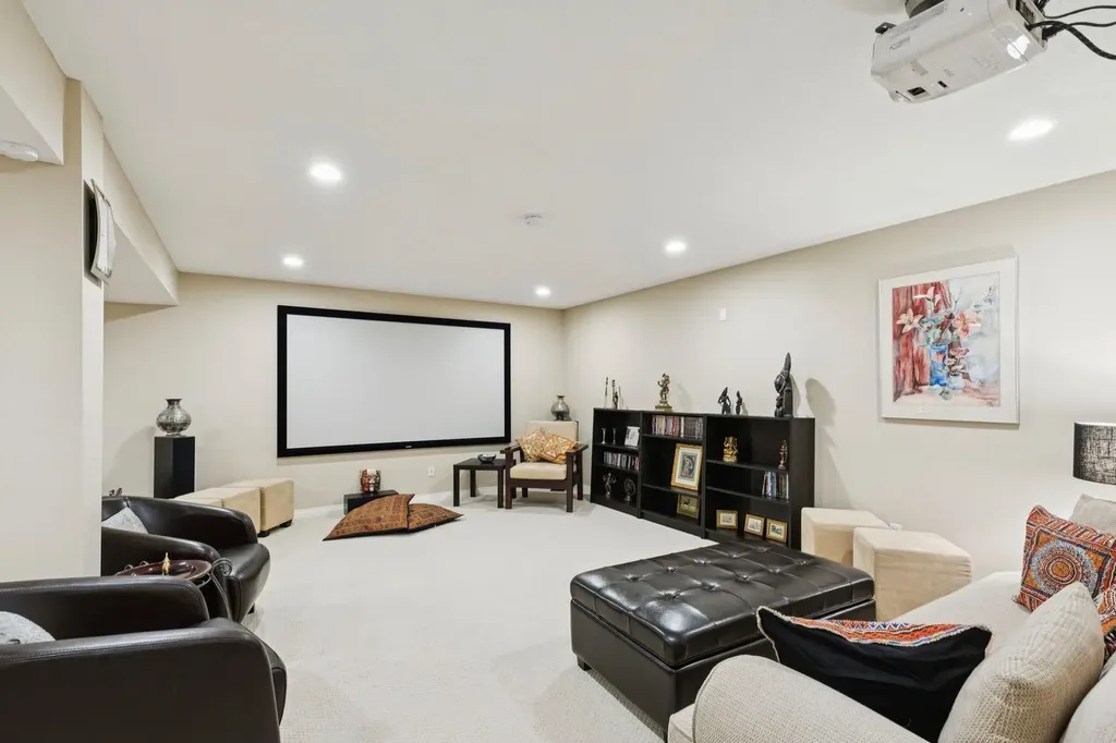 42 Cresthaven Way SW Calgary AB T3B 5X8