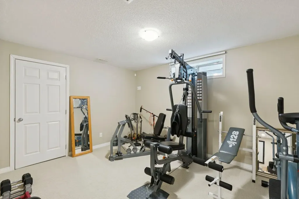42 Cresthaven Way SW Calgary AB T3B 5X8
