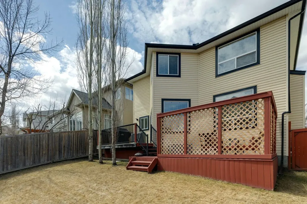 42 Cresthaven Way SW Calgary AB T3B 5X8