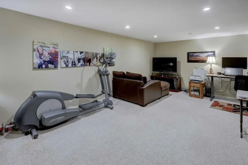 148 Rundlecairn Rise NE Calgary AB T1Y 2Y3