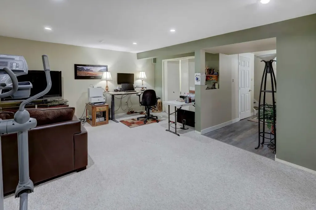 148 Rundlecairn Rise NE Calgary AB T1Y 2Y3