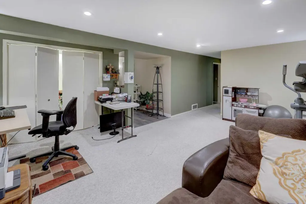 148 Rundlecairn Rise NE Calgary AB T1Y 2Y3