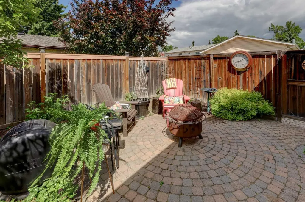 148 Rundlecairn Rise NE Calgary AB T1Y 2Y3