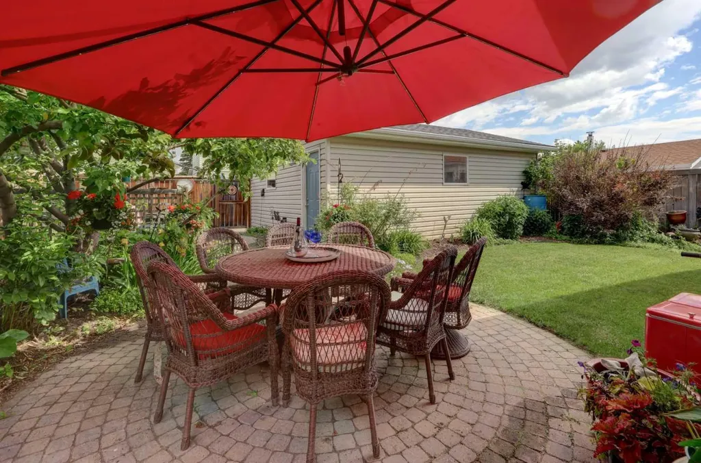 148 Rundlecairn Rise NE Calgary AB T1Y 2Y3