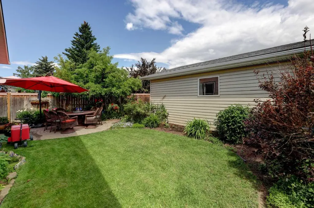 148 Rundlecairn Rise NE Calgary AB T1Y 2Y3