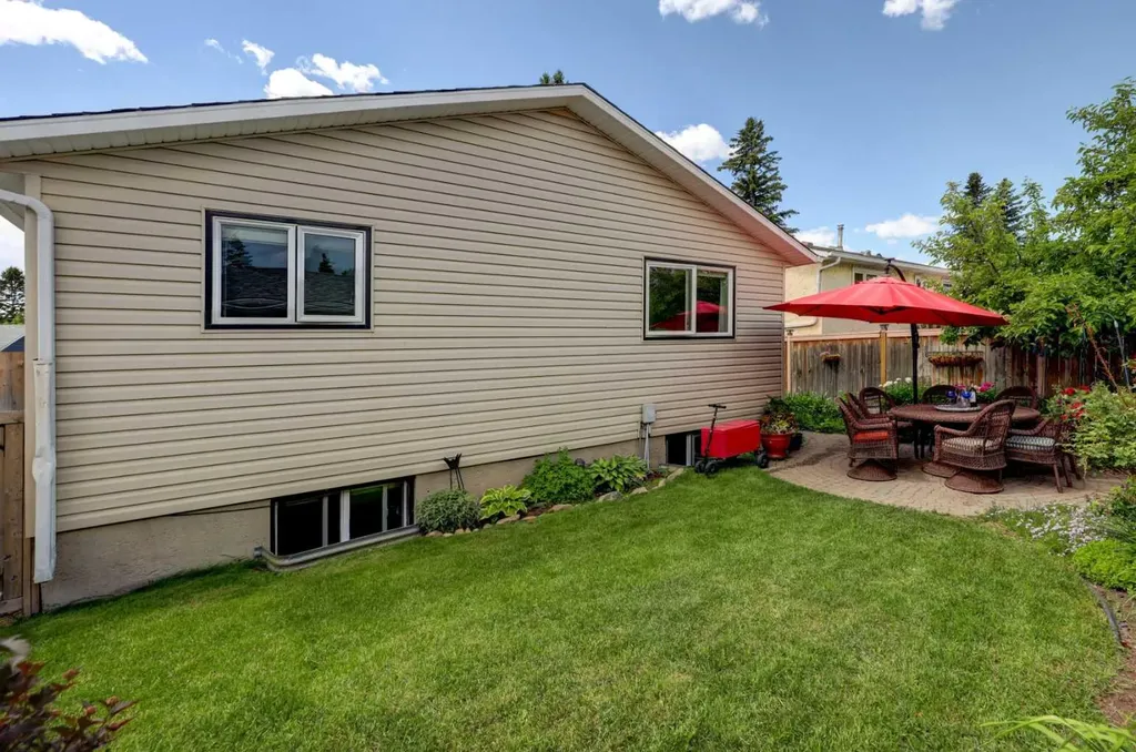 148 Rundlecairn Rise NE Calgary AB T1Y 2Y3