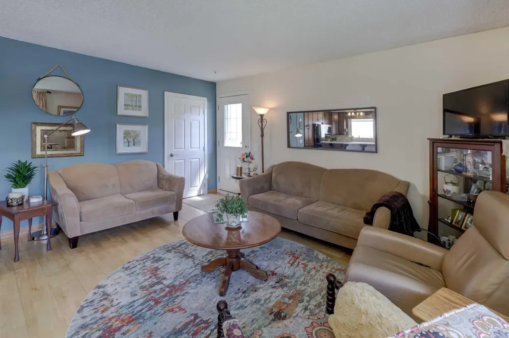 148 Rundlecairn Rise NE Calgary AB T1Y 2Y3