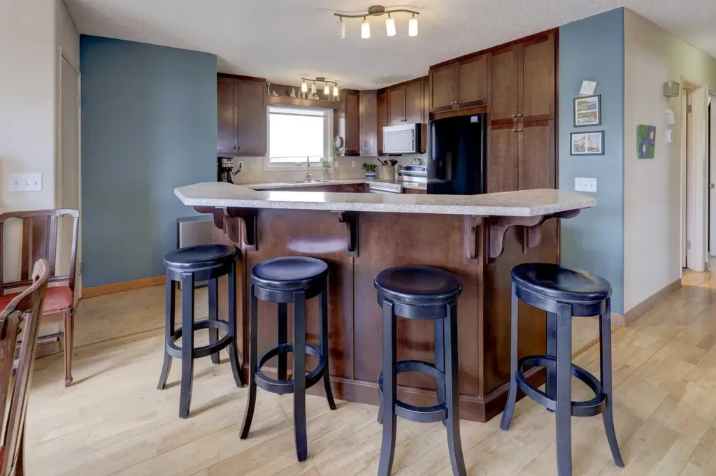 148 Rundlecairn Rise NE Calgary AB T1Y 2Y3